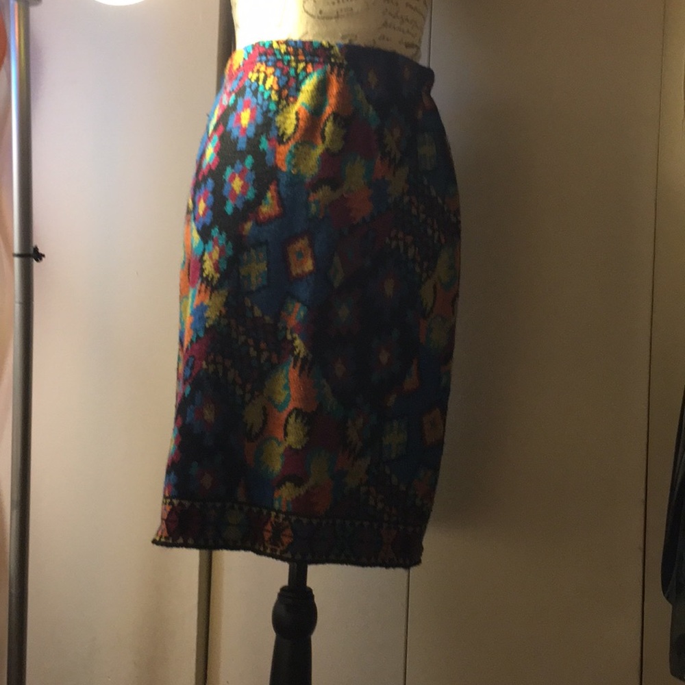 Multicolor skirt, size 8 wool 50%
